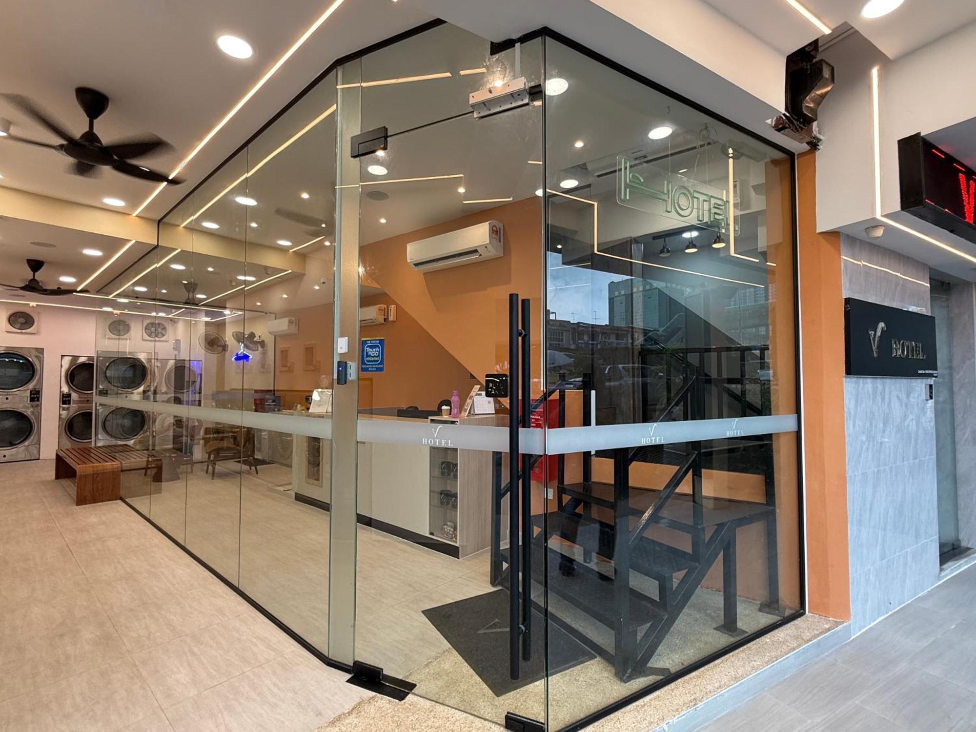 V Hotel Johor Bahru Eksteriør billede